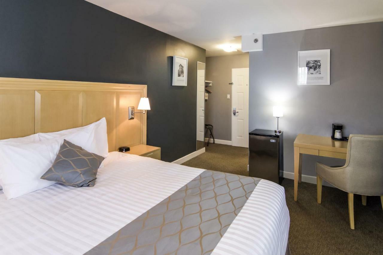 Red Lion Inn & Suites 阿波斯福 外观 照片