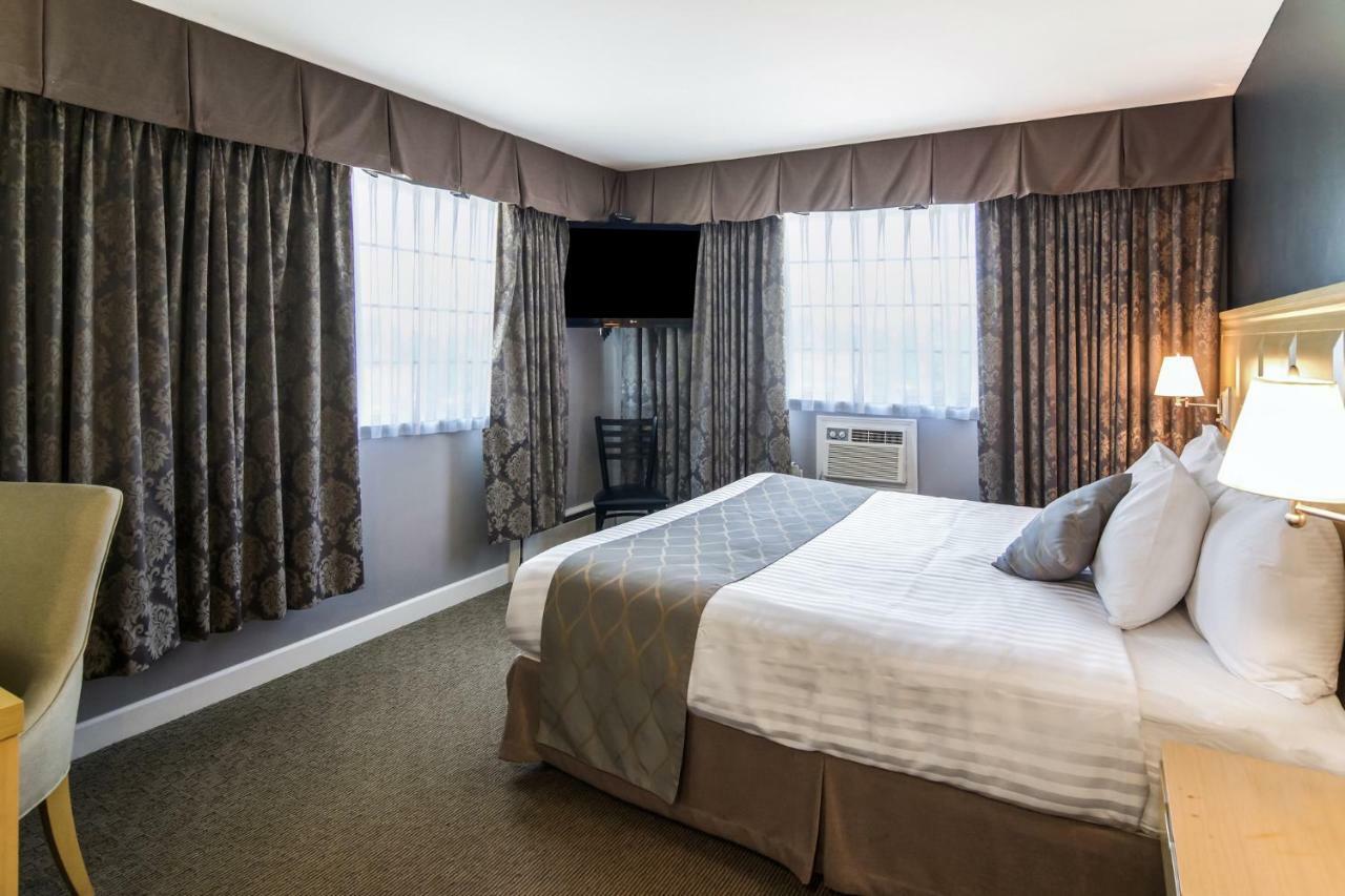 Red Lion Inn & Suites 阿波斯福 外观 照片