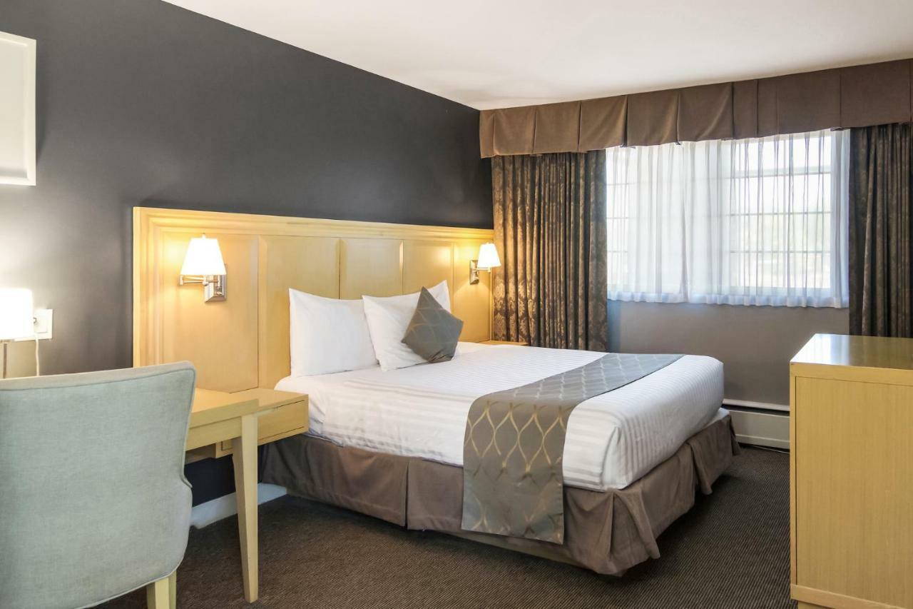 Red Lion Inn & Suites 阿波斯福 外观 照片